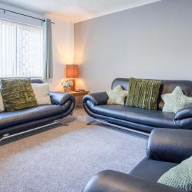 Tyle Teg - 3 Bedroom Holiday Home - Clydach, hotel a Clydach