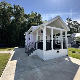 Island Oaks RV Resort, hotel a Glen Saint Mary