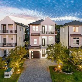 Villa Rosa - Coastal Home Complete with Private Pool and Outdoor Dining