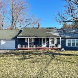 Family cottage in Lake City, hotel in Lake City