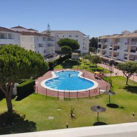 Bonito piso con piscina y pádel