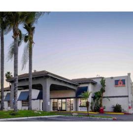 Motel 6 Artesia CA