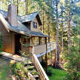 Coastal Cabin above the Clouds, hotel a Brookings