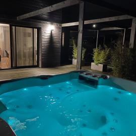 Villa Egurra, à proximité d'une plage de sable fin, хотел в Santec