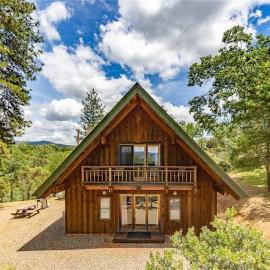 Casa Manzanita in Midpines! 26 miles to Yosemite!, hotel in Midpines
