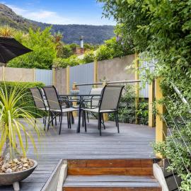 Luxury Spa Villa - Mountain Views Right in Town! – hotel w mieście Halls Gap