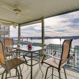 ‘Harbour Horizon’ Gem: 1 MM Main Channel, 2 Pools, hotel in Lake Ozark