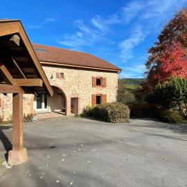 Superbe Ferme Rénovée avec Cheminée, Wifi, et Jeux Extérieurs près de Gérardmer et Épinal