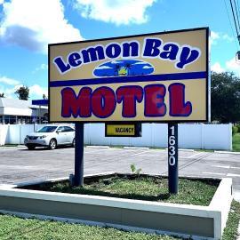 Lemon Bay Motel, hotel em Englewood