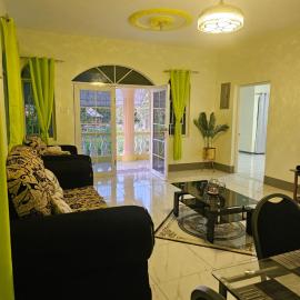 Palm Breeze Villa, Hotel in Green Island