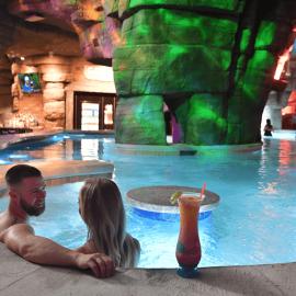 LUX Poconos Home MINS to Lehigh Valley Hosp, hotel di Pocono Summit
