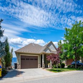 Full House with Amazing Okanagan Views and Hot Tub
