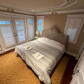 Luxury Room with Private Washroom in Prime Location: Vancouver şehrinde bir otel