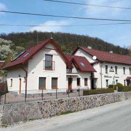 Penzión Skalná ruža - Kövirózsa panzió, hotel u gradu Gemerská Horka