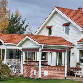 Rymlig villa med storslagen utsikt, 8 min fr Hudik, Hotel in Forsa