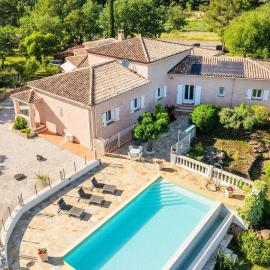 Appartement moderne avec piscine à Le Luc 70m², hotel u gradu Le Luc