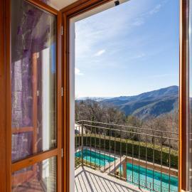 Hostdomus - Villa Bea free garage and pool: Magliolo'da bir otel