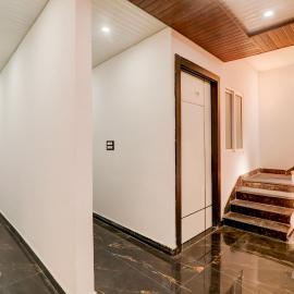 HOTEL O APPLE INN BEHIND STATE BANK OF INDIA, hotel a Alambagh