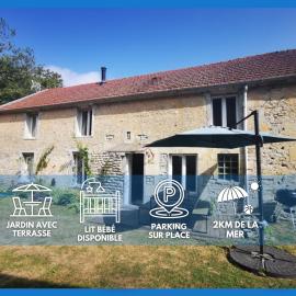 Maison renovee en pierres séjour spacieux avec jardin et terrasse aménagée près Omaha beach & Bayeux à 5mn de la mer tous commerces