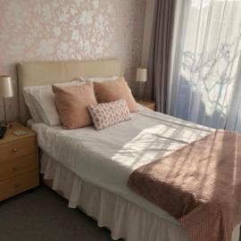 Basingstoke En Suite Room in Garden Annex, hotel i Basingstoke