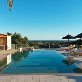 Villa Luso w/ Heated Pool - Spacious & Peaceful, hotel in Moncarapacho