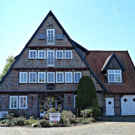 Landhotel Klosterhof, hótel í Wienhausen