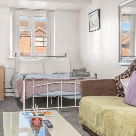 Badger Haven, Apartment 1, hotel a Brackley