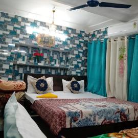 Luv Kush Homestay Ayodhya call now- 75659-24844, hotel in Ayodhya