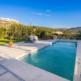 Magnifique villa avec vue sur mer + montagne