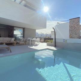 LUXURY VILLA ALMENDRO 8 WITH PRIVATE HEATED POOL AT SANTA ROSLIA RESORT by PREMIUM SPAIN PROPERTIES, hotel i Torre-Pacheco