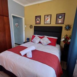 OakwayGuestSuit2 Private 1 Bed Kitchen Bath Aircon