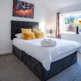 Gellionen - 2 Bedroom House - Clydach, hotel a Clydach