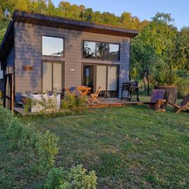 Lodge para parejas con jacuzzi hidromasaje, hotel u gradu Panguipulli