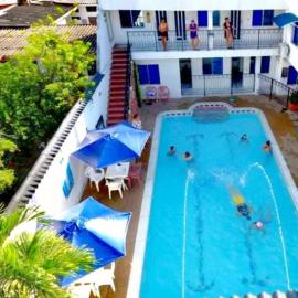 Hotel Los Delfines Melgar, מלון במלגאר
