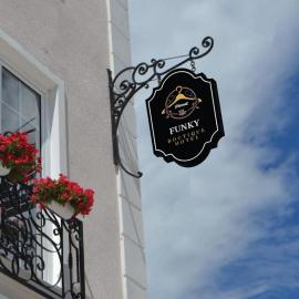 Funky Boutique Hotel & Adventures, hotel i Përmet