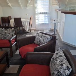 Spacious 2 beds flat in Grande-Terre center, hotel in Morne-à-lʼEau