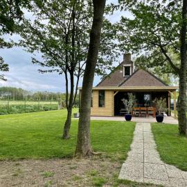 Compleet huisje tussen de weilanden in Ewijk