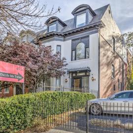 Hidden Gem | JZ Vacation Rentals, hotel in Tower Grove