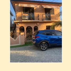 Perfect vibez, hotel a Portmore