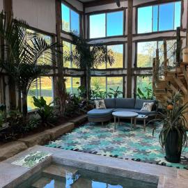 The Conservatory at Owl Hollow, hotel u gradu Woodsfield