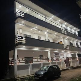 BNT BOYs HOSTEL, hotel Lakhnauban