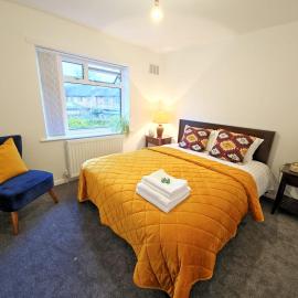 Spacious modern 3 bed home, hotel in Nantwich