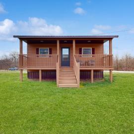 Cabin 2: Lakeside in Murphysboro, hotel a Etherton