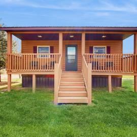 Pet Friendly! Countryside Couples Stay in Illinois, hotel em Etherton