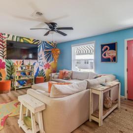 The Tropical Cottage, hotel in Long Beach