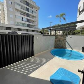 Apartamento terreno com piscina a 350 mts da praia