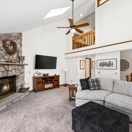 Ski-In Ski-Out SnowPine Village Townhouse, Hotel in Great Valley