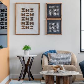 Dt Spacious and Vibrant | Kng Bed| Outdoor patio