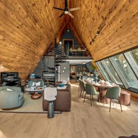 Ultimate A-frame, 12 mi to Breckenridge, Mountain View with Sauna and Hottub, viešbutis mieste Fairplay