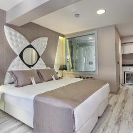 Demonti Hotel